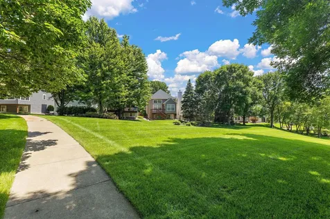 8727 N Bay Drive Chanhassen MN 55317