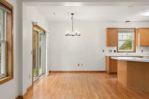 8727 N Bay Drive Chanhassen MN 55317
