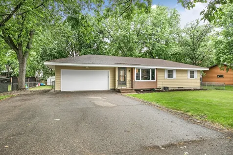 10136 Dogwood Street NW Coon Rapids MN 55448