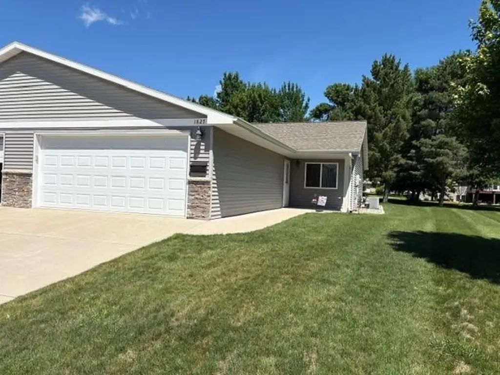 1827 Scenic Heights Court SW Hutchinson MN 55350