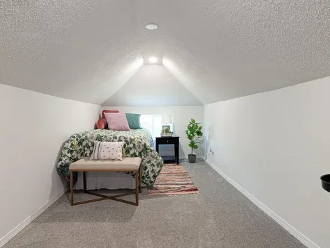 991 Minnehaha Avenue W Saint Paul MN 55104