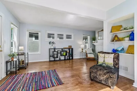 991 Minnehaha Avenue W Saint Paul MN 55104