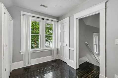 663 Van Buren Avenue Saint Paul MN 55104