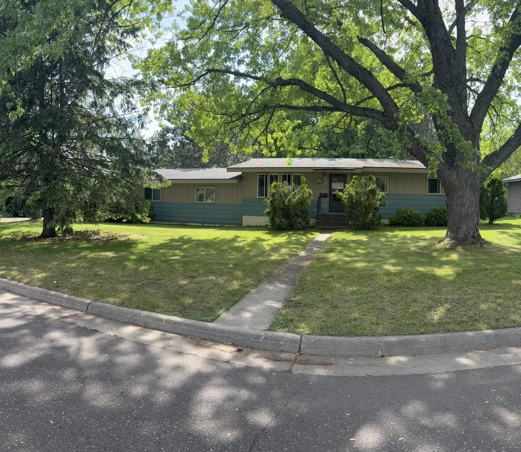 919 8th Street Cloquet MN 55720