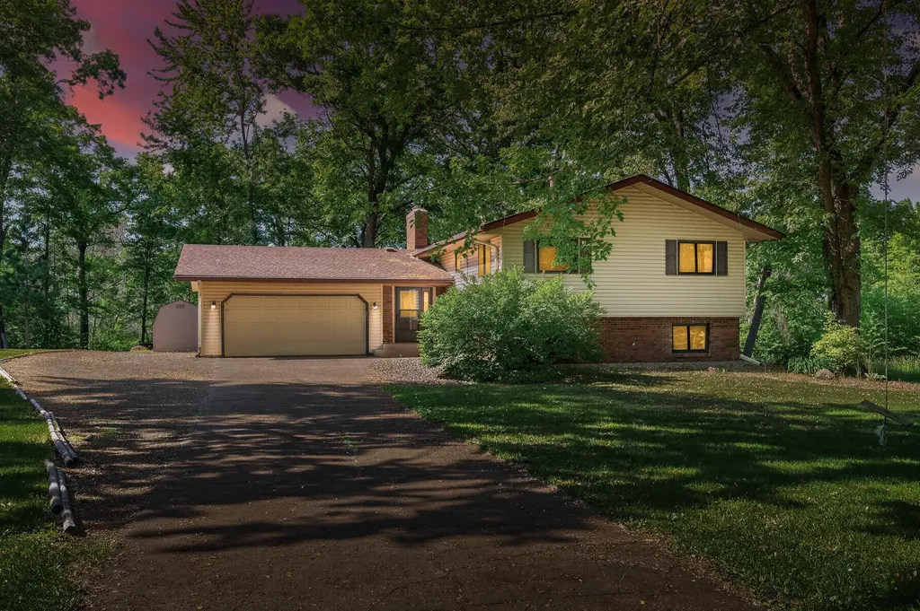 26583 Everton Circle Wyoming MN 55092