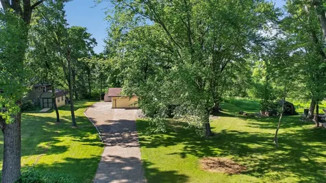 26583 Everton Circle Wyoming MN 55092