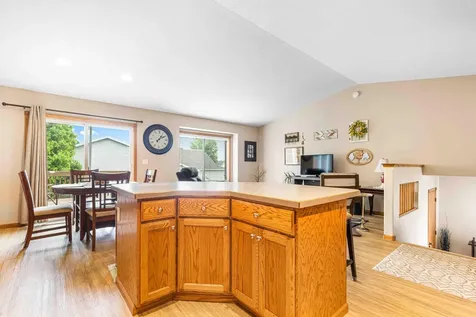 816 Woodbridge Circle Dilworth MN 56529