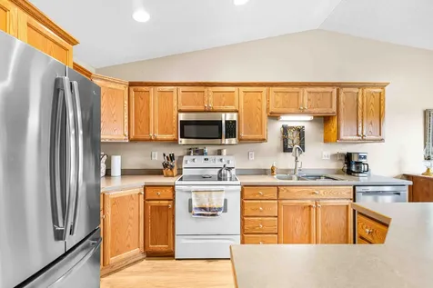 816 Woodbridge Circle Dilworth MN 56529
