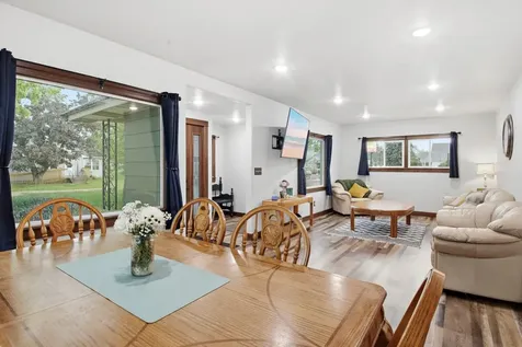 525 W Lincoln Street Augusta WI 54722