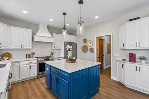 8595 Moraine Drive Shakopee MN 55379