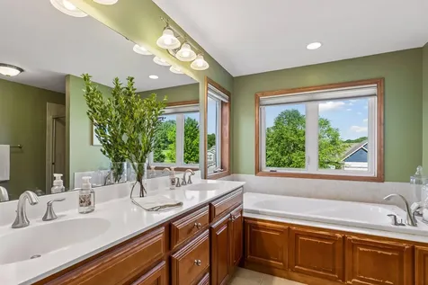 8595 Moraine Drive Shakopee MN 55379