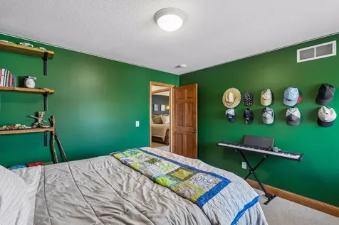 8595 Moraine Drive Shakopee MN 55379