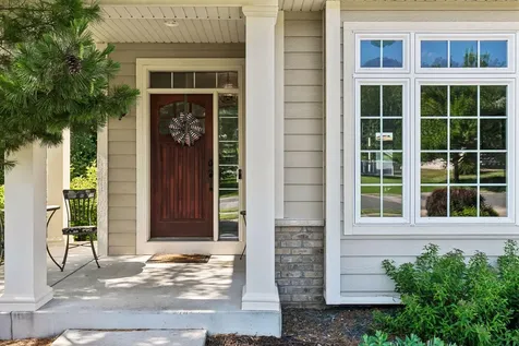 8595 Moraine Drive Shakopee MN 55379