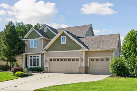8595 Moraine Drive Shakopee MN 55379