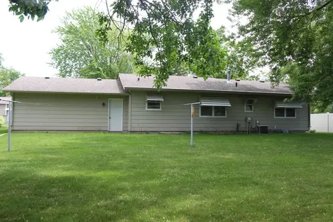 611 Grand Avenue NW Silver Lake MN 55381