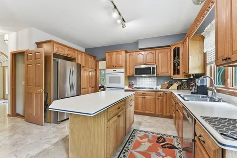 1266 Deerwood Drive Eagan MN 55123