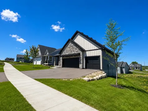 13842 Arrowhead Way Rosemount MN 55068
