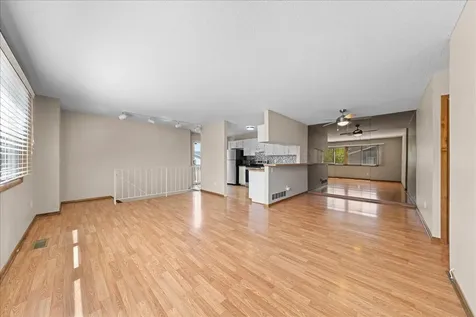 1604 Helmo Avenue N Oakdale MN 55128