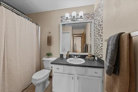 1604 Helmo Avenue N Oakdale MN 55128