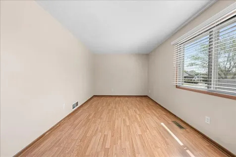 1604 Helmo Avenue N Oakdale MN 55128