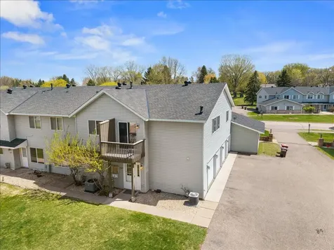 1604 Helmo Avenue N Oakdale MN 55128