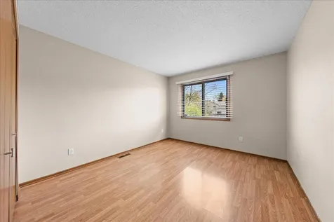 1604 Helmo Avenue N Oakdale MN 55128