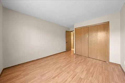 1604 Helmo Avenue N Oakdale MN 55128
