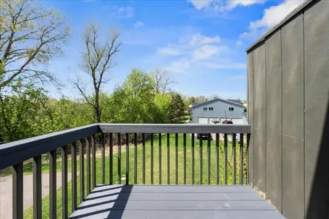 1604 Helmo Avenue N Oakdale MN 55128