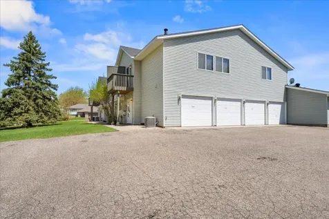 1604 Helmo Avenue N Oakdale MN 55128