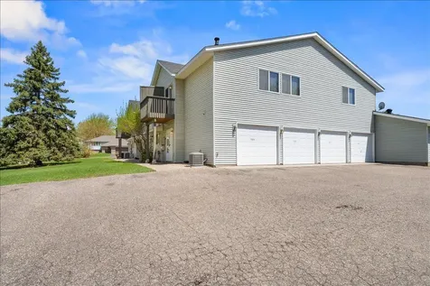 1604 Helmo Avenue N Oakdale MN 55128