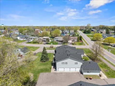1604 Helmo Avenue N Oakdale MN 55128