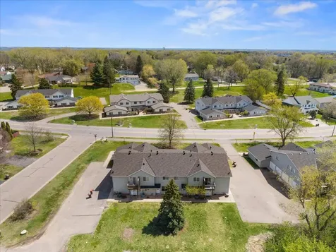 1604 Helmo Avenue N Oakdale MN 55128