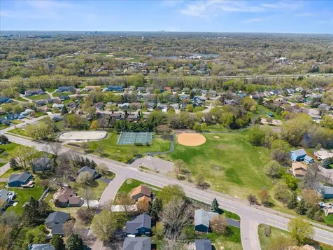 1604 Helmo Avenue N Oakdale MN 55128