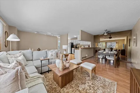 1604 Helmo Avenue N Oakdale MN 55128