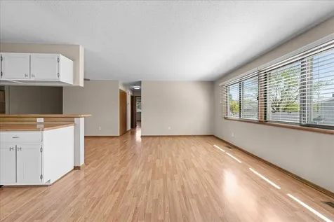 1604 Helmo Avenue N Oakdale MN 55128