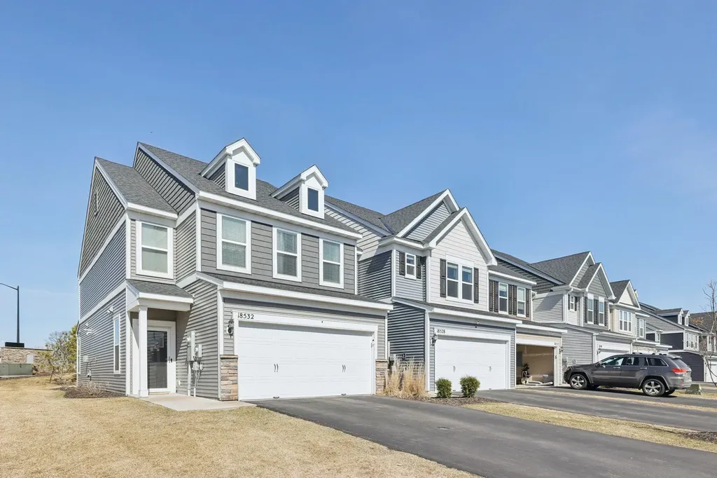 18528 60th Avenue N Plymouth MN 55446