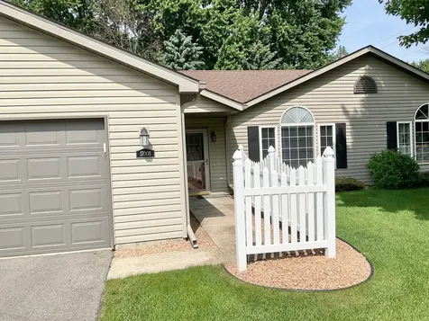 1700 Carriage Homes Drive SW Austin MN 55912
