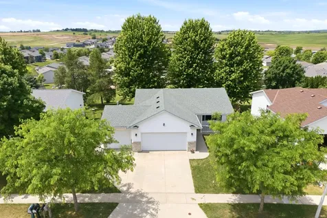 5217 King Arthur Drive NW Rochester MN 55901