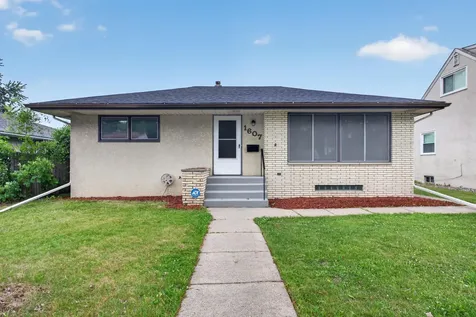 1607 Clarence Street Saint Paul MN 55106