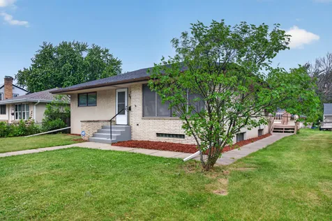 1607 Clarence Street Saint Paul MN 55106