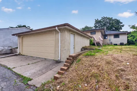 1607 Clarence Street Saint Paul MN 55106
