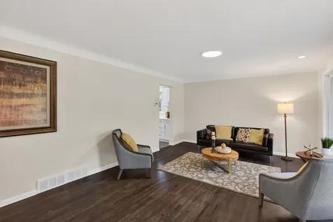1607 Clarence Street Saint Paul MN 55106