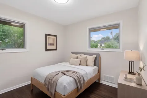 1607 Clarence Street Saint Paul MN 55106