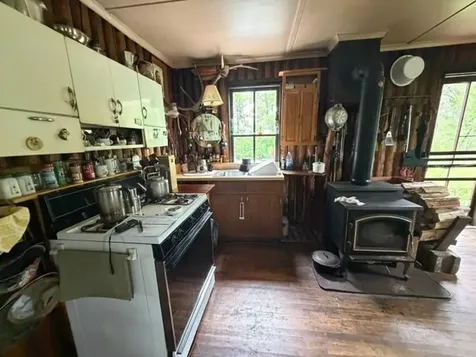 9064 Peppard Road Britt MN 55710