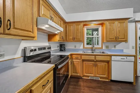 10121 96th Place N Maple Grove MN 55369