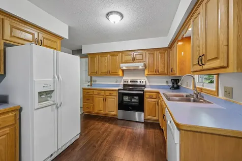 10121 96th Place N Maple Grove MN 55369
