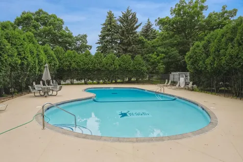 1601 N Innsbruck Drive Fridley MN 55432