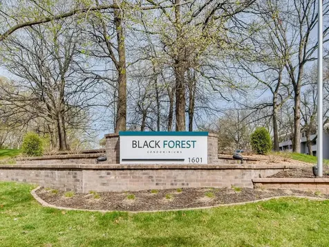 1601 N Innsbruck Drive Fridley MN 55432