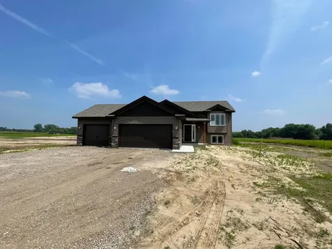 2512 341st Avenue NW Cambridge MN 55008