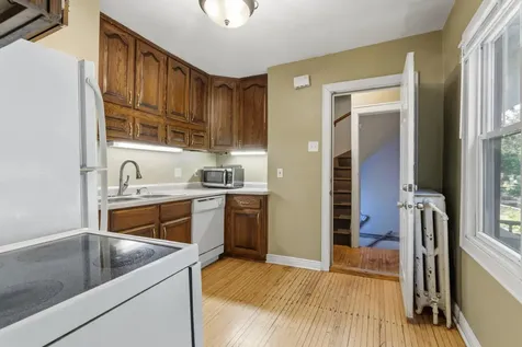 1883 Saint Clair Avenue Saint Paul MN 55105